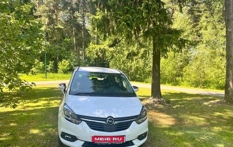 Opel Zafira C рестайлинг, 2019 год, 1 450 000 рублей, 4 фотография