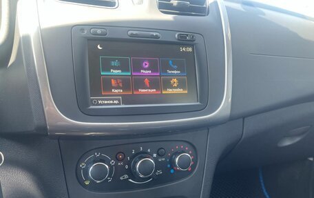Renault Sandero II рестайлинг, 2019 год, 949 000 рублей, 9 фотография