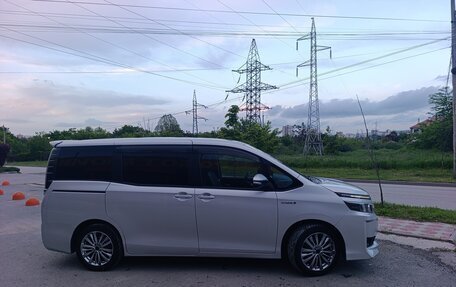 Toyota Voxy III, 2014 год, 1 720 000 рублей, 6 фотография