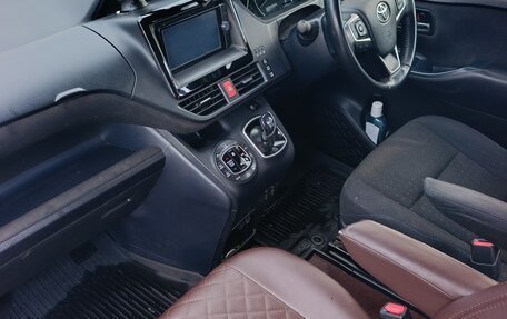 Toyota Voxy III, 2014 год, 1 720 000 рублей, 8 фотография