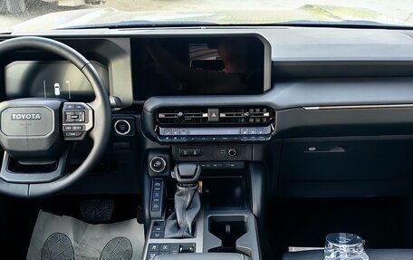 Toyota Land Cruiser Prado, 2026 год, 23 фотография