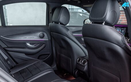 Mercedes-Benz E-Класс, 2019 год, 3 799 000 рублей, 9 фотография