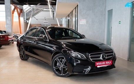 Mercedes-Benz E-Класс, 2019 год, 3 799 000 рублей, 2 фотография