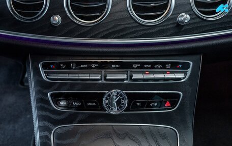 Mercedes-Benz E-Класс, 2019 год, 3 799 000 рублей, 23 фотография