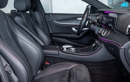Mercedes-Benz E-Класс, 2019 год, 3 799 000 рублей, 28 фотография