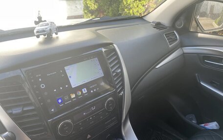 Mitsubishi Pajero Sport III рестайлинг, 2018 год, 2 970 000 рублей, 4 фотография