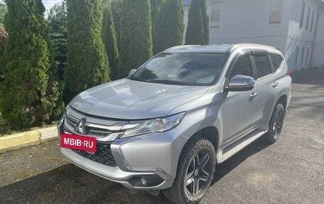 Mitsubishi Pajero Sport III рестайлинг, 2018 год, 2 970 000 рублей, 11 фотография