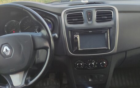 Renault Logan II, 2015 год, 485 000 рублей, 4 фотография