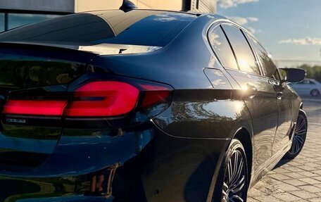 BMW 5 серия, 2018 год, 3 700 000 рублей, 3 фотография