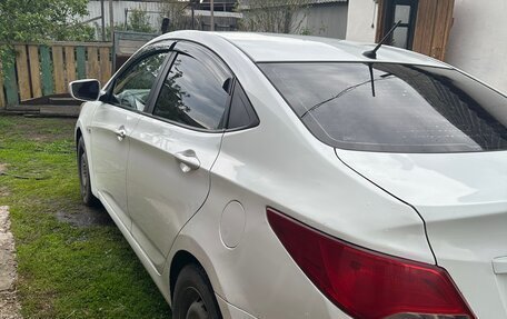 Hyundai Solaris II рестайлинг, 2015 год, 350 000 рублей, 5 фотография