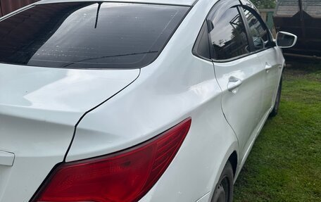 Hyundai Solaris II рестайлинг, 2015 год, 350 000 рублей, 6 фотография