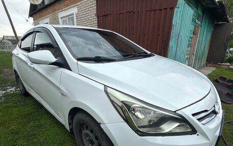 Hyundai Solaris II рестайлинг, 2015 год, 350 000 рублей, 3 фотография