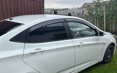 Hyundai Solaris II рестайлинг, 2015 год, 350 000 рублей, 7 фотография