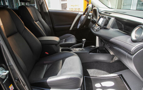 Toyota RAV4, 2015 год, 2 175 000 рублей, 21 фотография