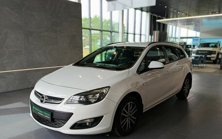 Opel Astra J, 2014 год, 949 000 рублей, 3 фотография