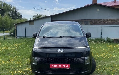 Hyundai Staria, 2021 год, 4 300 000 рублей, 2 фотография