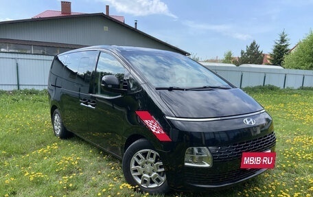Hyundai Staria, 2021 год, 4 300 000 рублей, 3 фотография