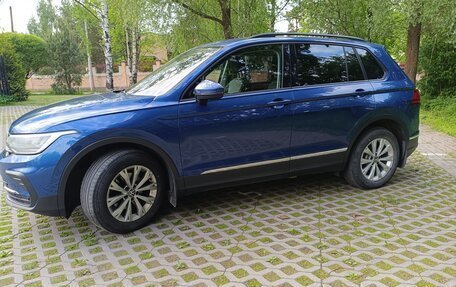 Volkswagen Tiguan II, 2021 год, 2 330 000 рублей, 4 фотография