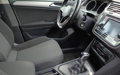 Volkswagen Tiguan II, 2021 год, 2 330 000 рублей, 10 фотография