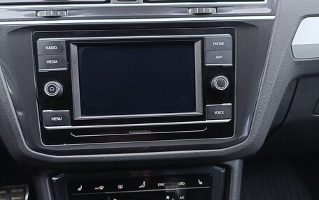 Volkswagen Tiguan II, 2021 год, 2 330 000 рублей, 8 фотография