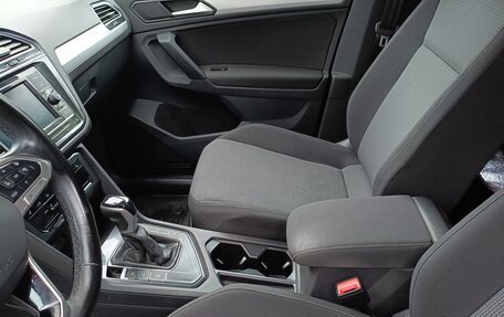 Volkswagen Tiguan II, 2021 год, 2 330 000 рублей, 13 фотография