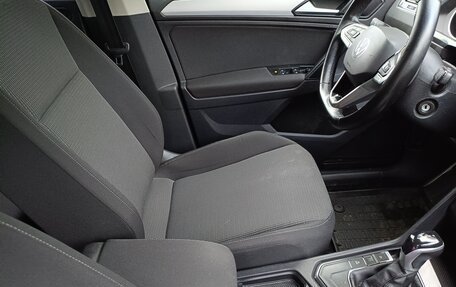 Volkswagen Tiguan II, 2021 год, 2 330 000 рублей, 11 фотография