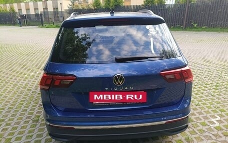 Volkswagen Tiguan II, 2021 год, 2 330 000 рублей, 16 фотография