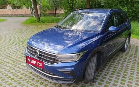 Volkswagen Tiguan II, 2021 год, 2 330 000 рублей, 20 фотография