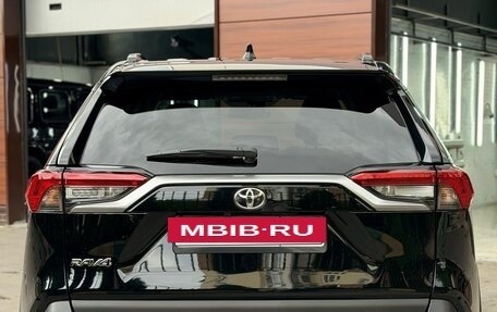 Toyota RAV4, 2021 год, 3 300 000 рублей, 2 фотография
