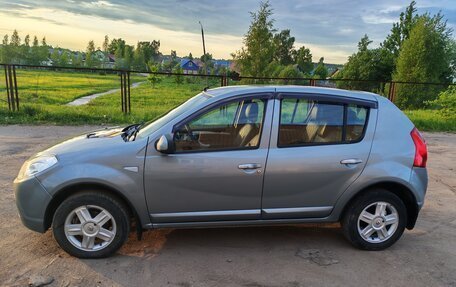 Renault Sandero I, 2010 год, 500 000 рублей, 1 фотография