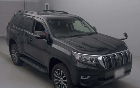 Toyota Land Cruiser Prado 150 рестайлинг 2, 2017 год, 6 600 000 рублей, 1 фотография