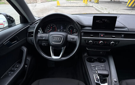 Audi A4, 2016 год, 2 300 000 рублей, 13 фотография
