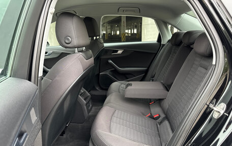 Audi A4, 2016 год, 2 300 000 рублей, 26 фотография