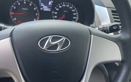 Hyundai Solaris II рестайлинг, 2011 год, 1 060 000 рублей, 8 фотография