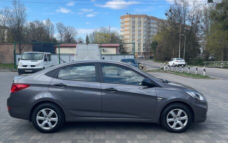 Hyundai Solaris II рестайлинг, 2011 год, 1 060 000 рублей, 4 фотография