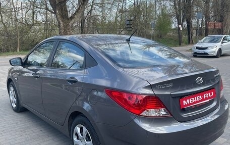 Hyundai Solaris II рестайлинг, 2011 год, 1 060 000 рублей, 6 фотография