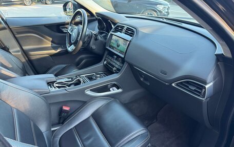 Jaguar F-Pace, 2019 год, 2 790 000 рублей, 19 фотография