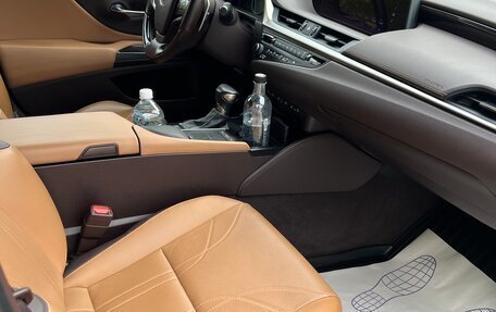 Lexus ES VII, 2018 год, 4 290 000 рублей, 8 фотография