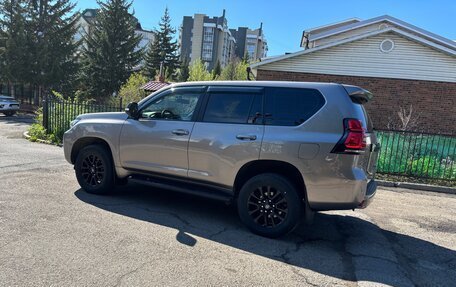 Toyota Land Cruiser Prado 150 рестайлинг 2, 2020 год, 6 450 000 рублей, 3 фотография