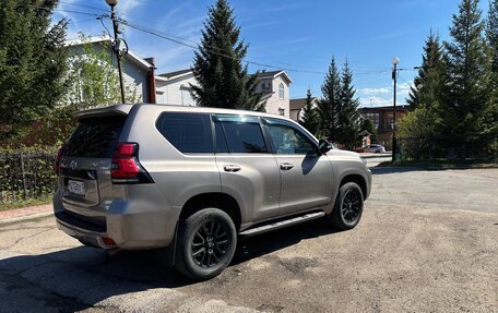 Toyota Land Cruiser Prado 150 рестайлинг 2, 2020 год, 6 450 000 рублей, 5 фотография