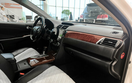 Toyota Camry, 2014 год, 1 750 000 рублей, 13 фотография