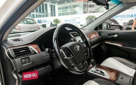 Toyota Camry, 2014 год, 1 750 000 рублей, 20 фотография