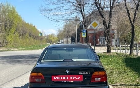 BMW 5 серия, 2001 год, 850 000 рублей, 2 фотография