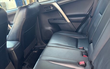 Toyota RAV4, 2015 год, 2 290 000 рублей, 10 фотография