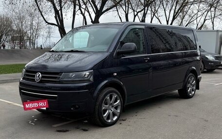 Volkswagen Caravelle T5, 2010 год, 1 900 000 рублей, 2 фотография