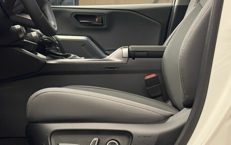 Toyota RAV4, 2026 год, 3 950 000 рублей, 24 фотография
