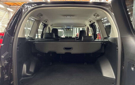 Toyota Land Cruiser Prado 150 рестайлинг 2, 2017 год, 6 600 000 рублей, 7 фотография