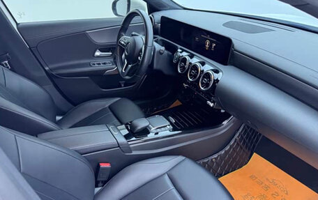 Mercedes-Benz A-Класс, 2022 год, 2 100 000 рублей, 7 фотография
