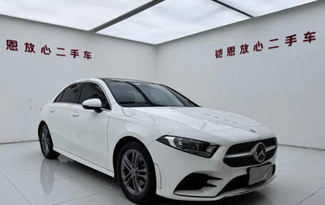 Mercedes-Benz A-Класс, 2022 год, 2 100 000 рублей, 3 фотография