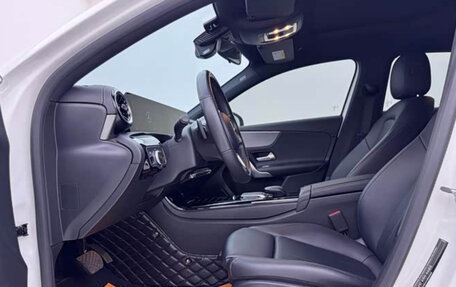 Mercedes-Benz A-Класс, 2022 год, 2 100 000 рублей, 12 фотография
